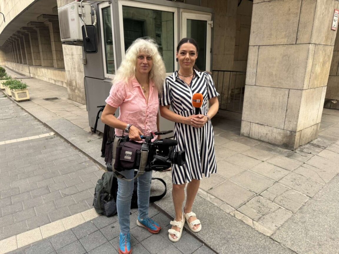 Протестиращи срещу еврото нападнаха екипа на БНТ по време на отразяването на шествието