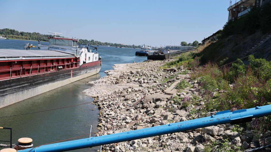 Navigația pe tronsonul bulgar al Dunării continuă, dar este restricționată