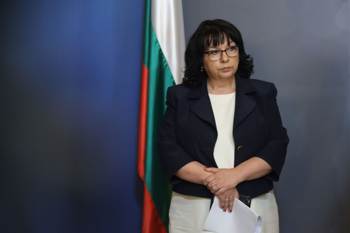 Министърката на финансите Теменужка Петкова