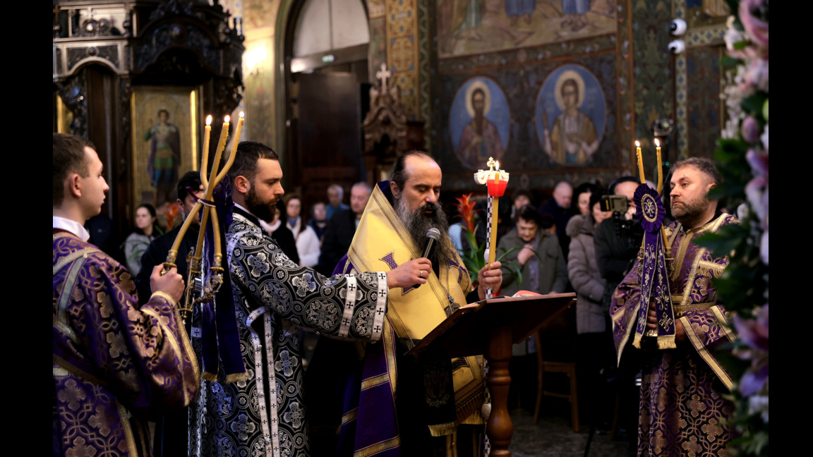 "Inclinons-nous devant la Croix et acceptons le sacrifice de Dieu"