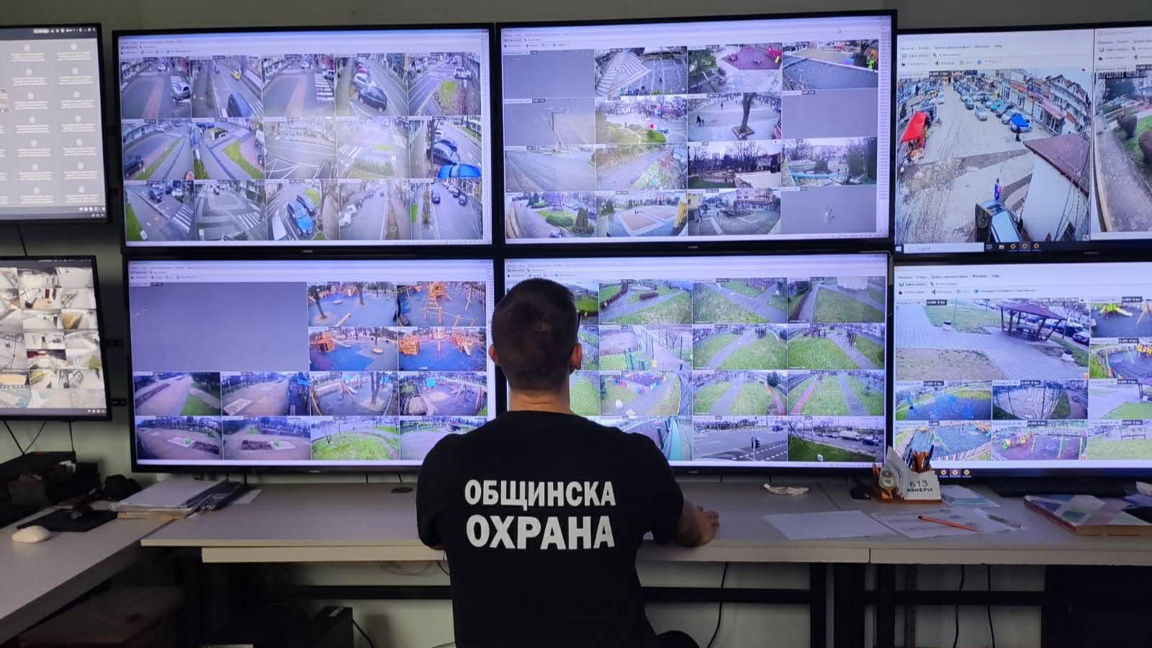 работен момент от центъра за видеонаблюдение в община Сливен