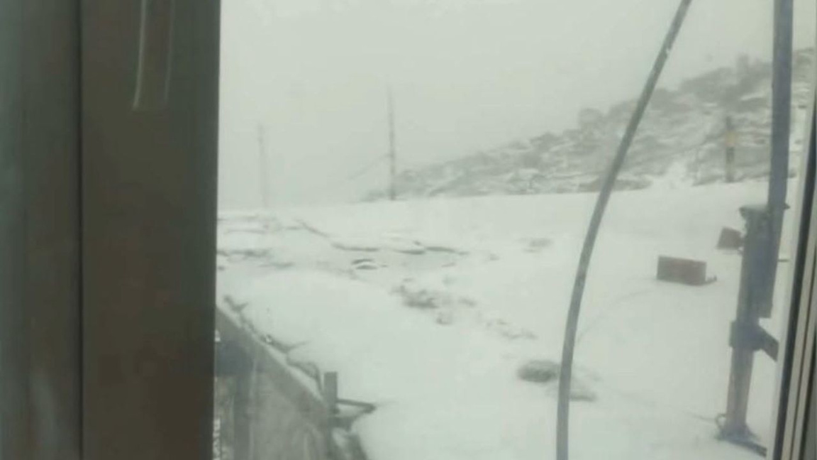 Neige en plein été au pic Moussala, plus haut sommet de Bulgarie