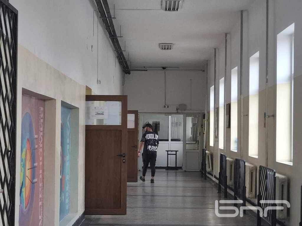 Осемте секции в училището в квартал "Победа" останаха празни