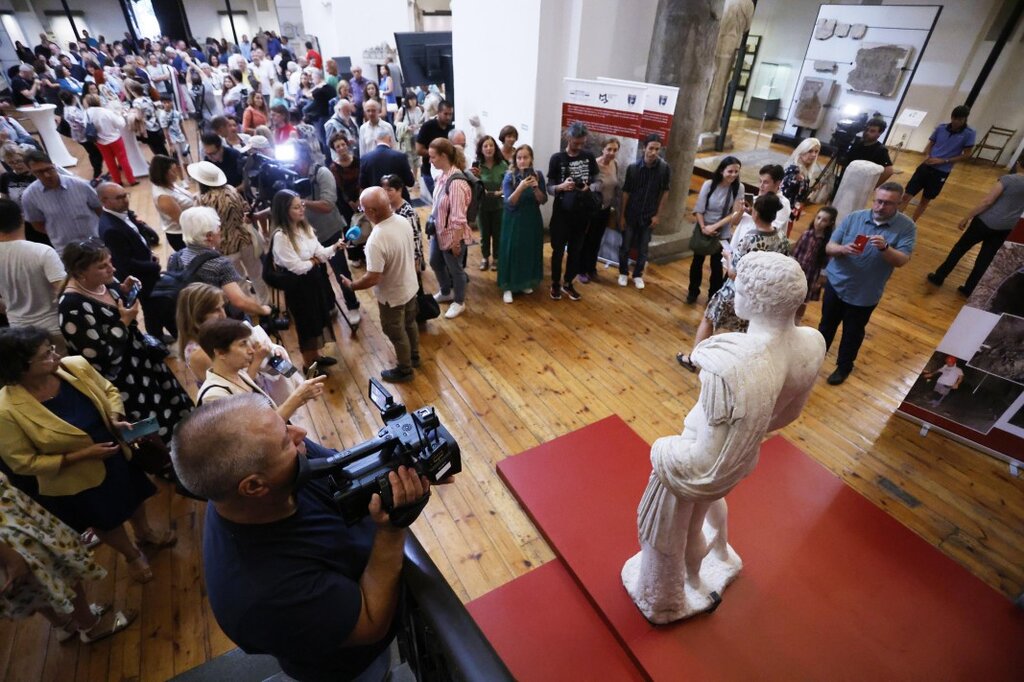 U prezantua statuja e dytë mashkullore e restauruar nga Heraklea Sintika