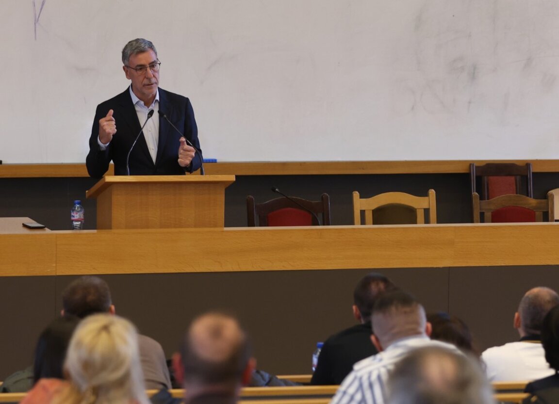 Проф. д-р Даниел Вълчев, декан на Юридическия факултет при Софийския университет "Св. Климент Охридски".