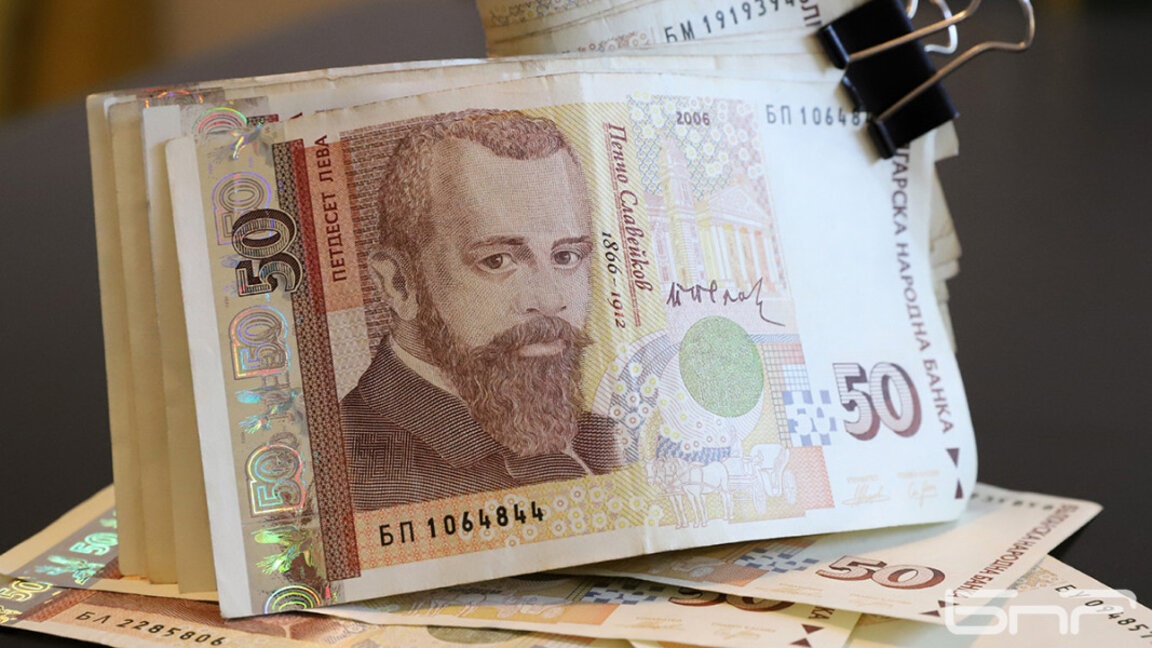 Една четвърт от българите успяват да спестяват
