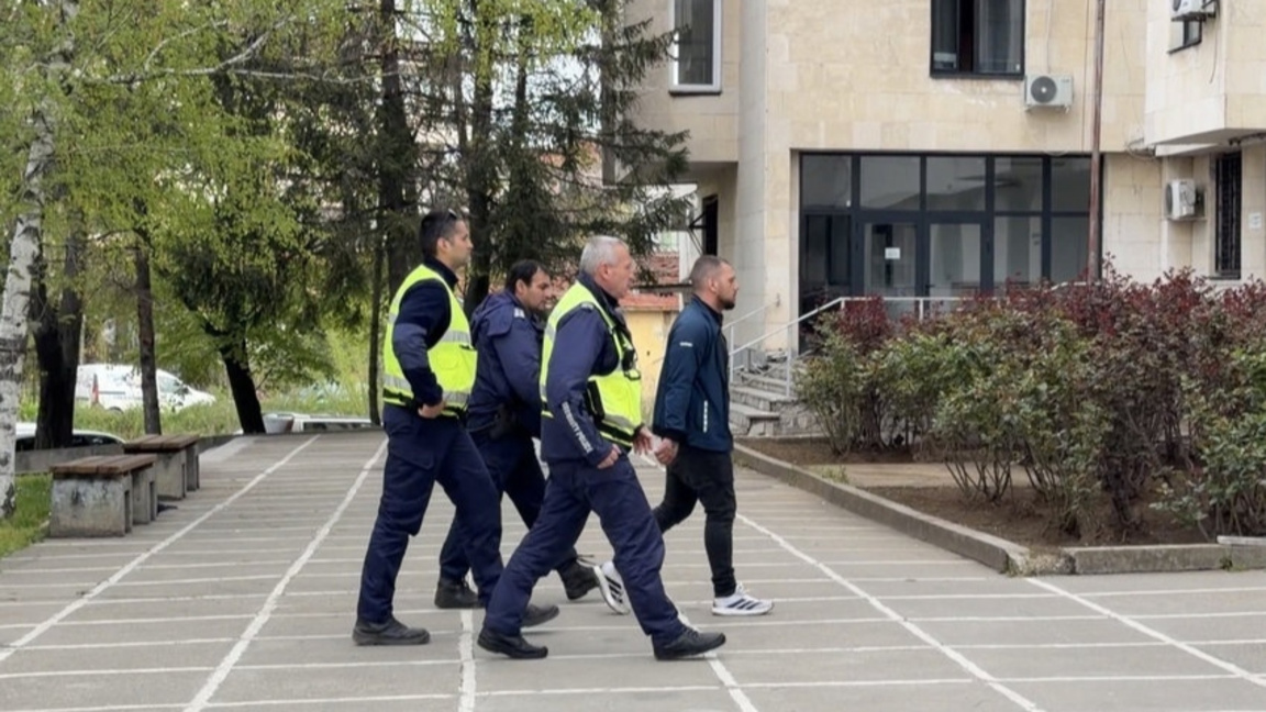 Проверки за изборна търговия и блокиран квартал в Горна Оряховица