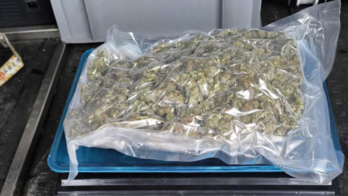 Двама в ареста за дрога