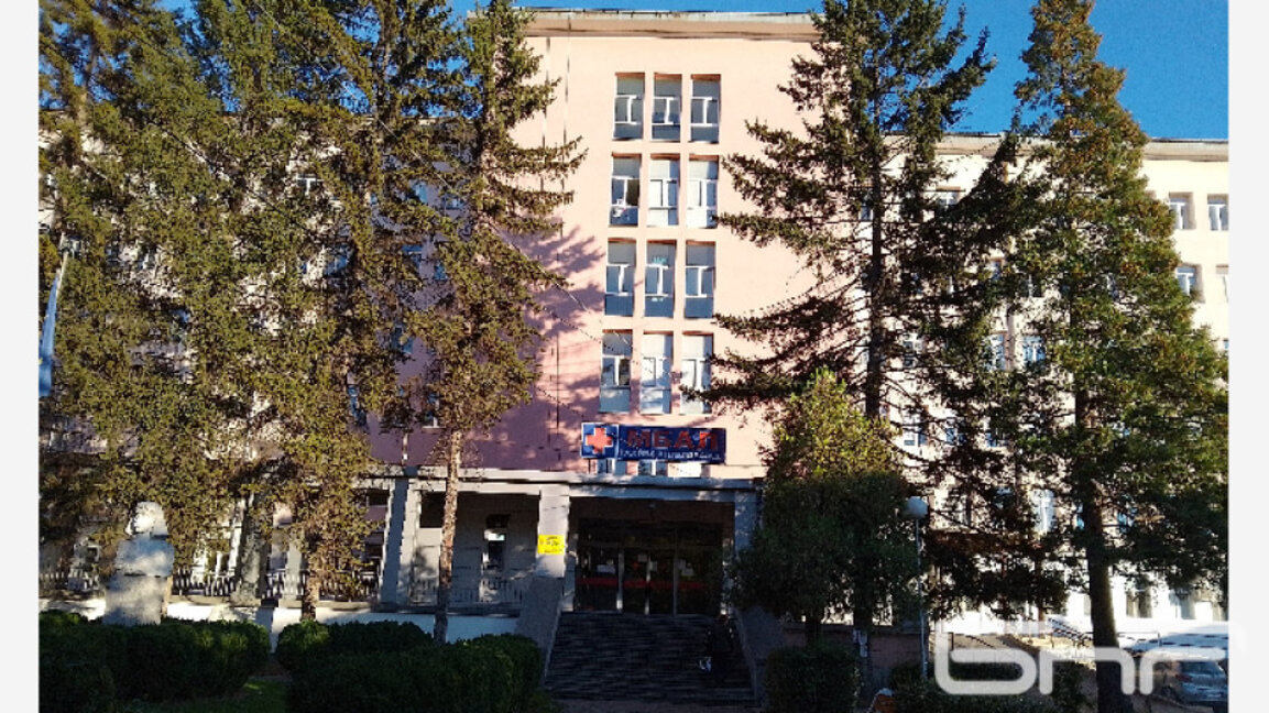 Двама индийски лекари от болницата в Перник напускат заради визови проблеми