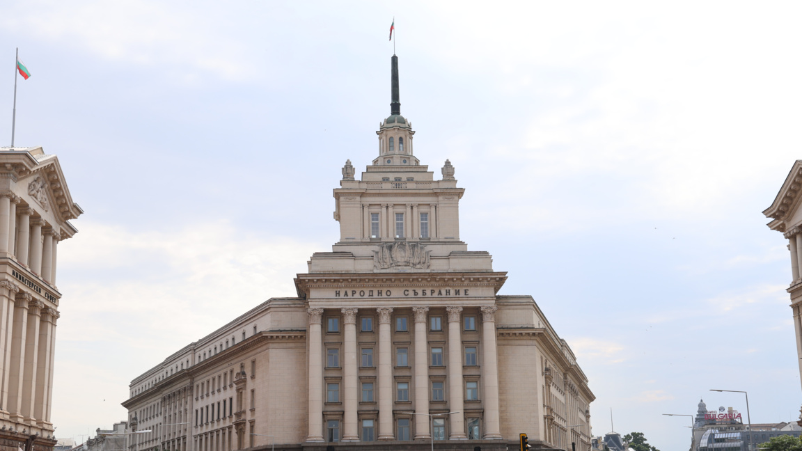 НС дебатира по шестия вот на недоверие срещу кабинета "Желязков"