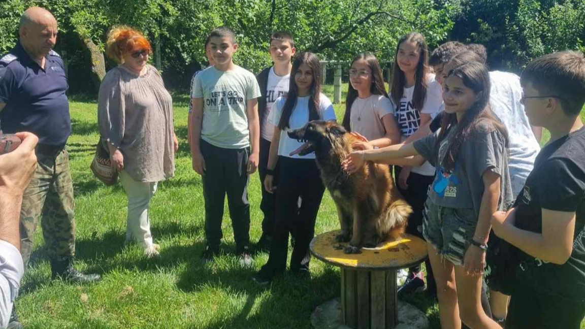 Среща с четириноги полицаи