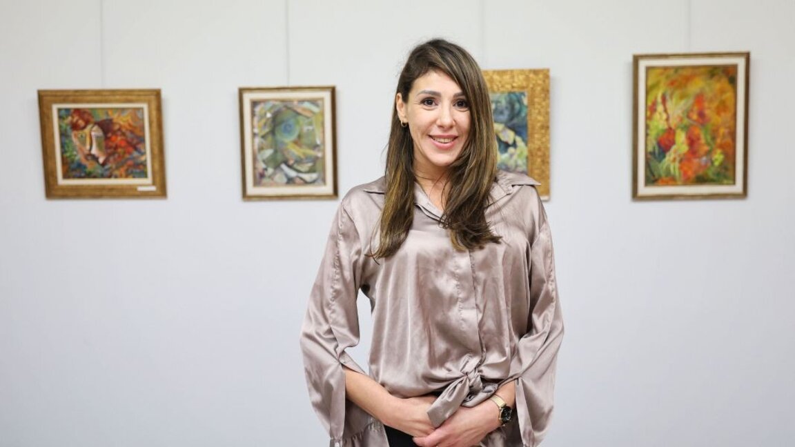 Болгария, "Усы Дали" и Пикассо