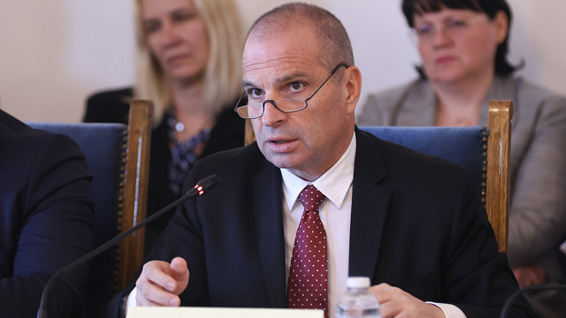 Гроздан Караджов