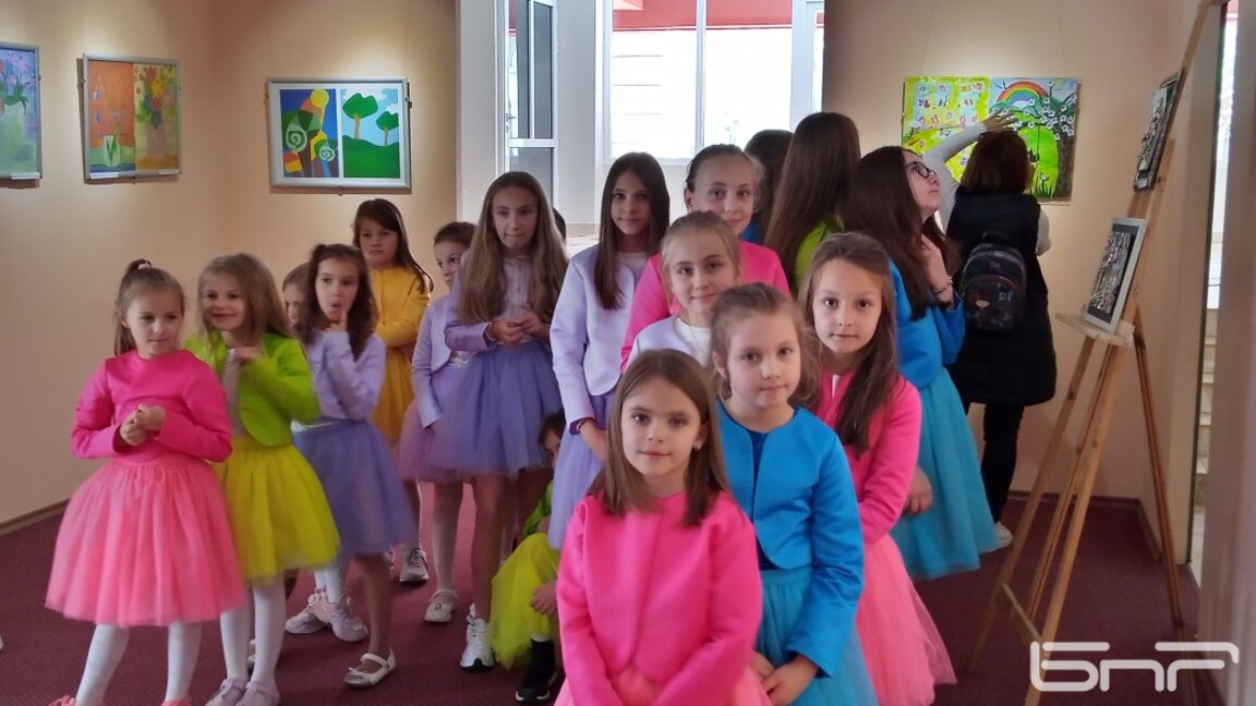 В Кюстендил започна конкурса "Пролет върху листа"