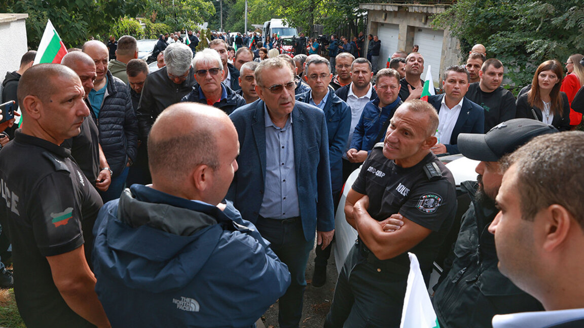 Alta tensión frente al saray de Ahmed Dogan en Boyana