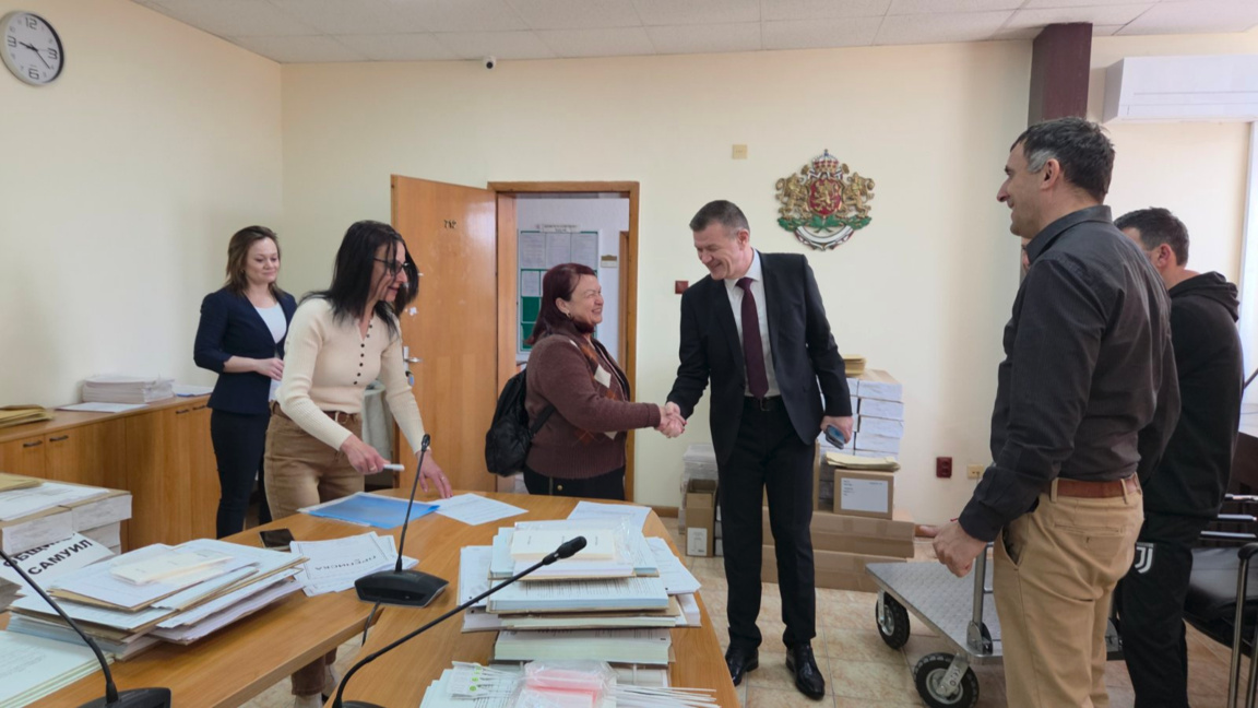 Раздадоха бюлетините в Разградско
