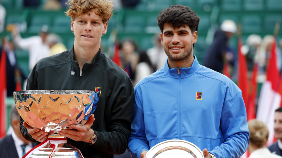 Синер (вляво) спечели срещу Алкарас на финала в Монте Карло.