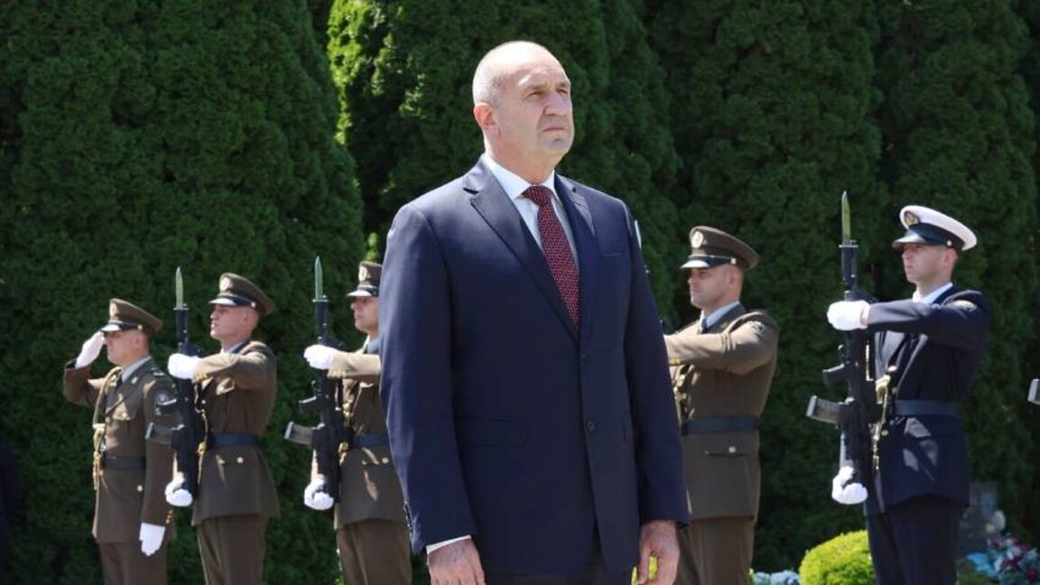 Cumhurbaşkanı Rumen Radev, Vukovar’da hayatını kaybeden askerler için saygı duruşunda bulundu