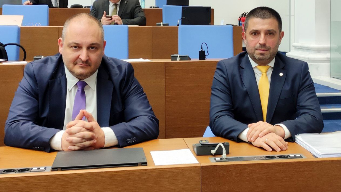 Правната комисия подкрепи ограничение на изборните секции извън ЕС