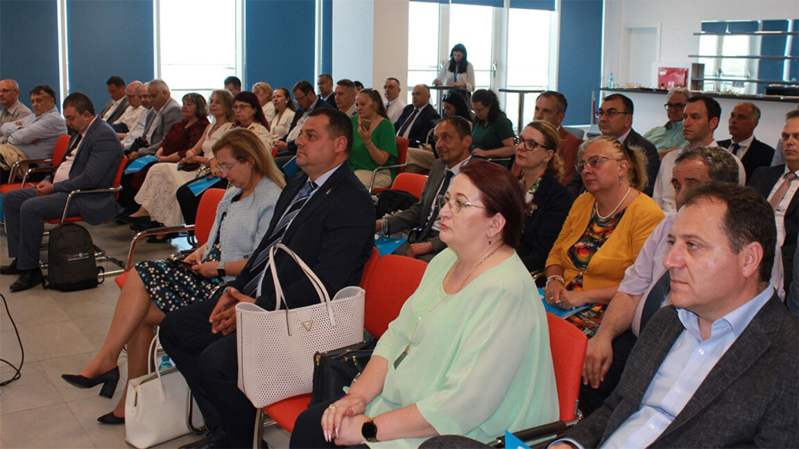 Rajna Manxhukova bëri thirrje për lehtësimin e pranimit të studentëve nga diaspora