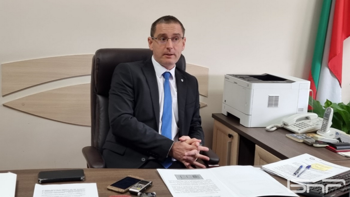 Владимир Николов