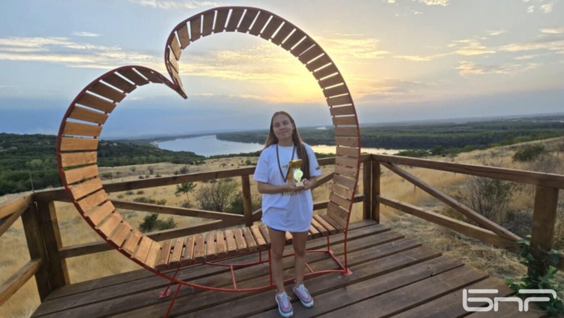 15-годишната Ива-Мария от Плевен преплува Дунав с най-добро време