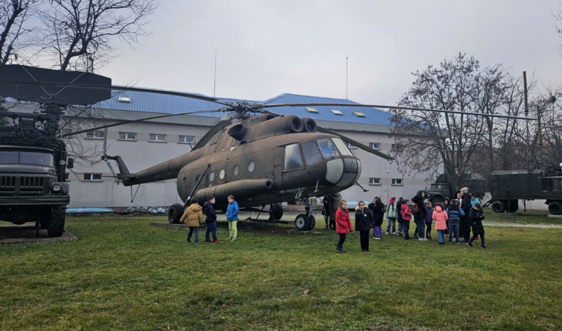 Los objetos en el Museo Nacional de Historia Militar cobran vida el día de la Fiesta del Ejército búlgaro