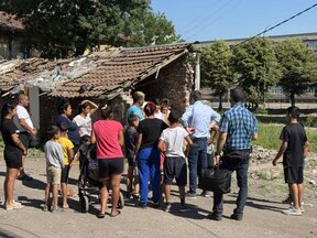 Над 10 незаконни постройки в пернишкия квартал „Хумни дол” са премахнати