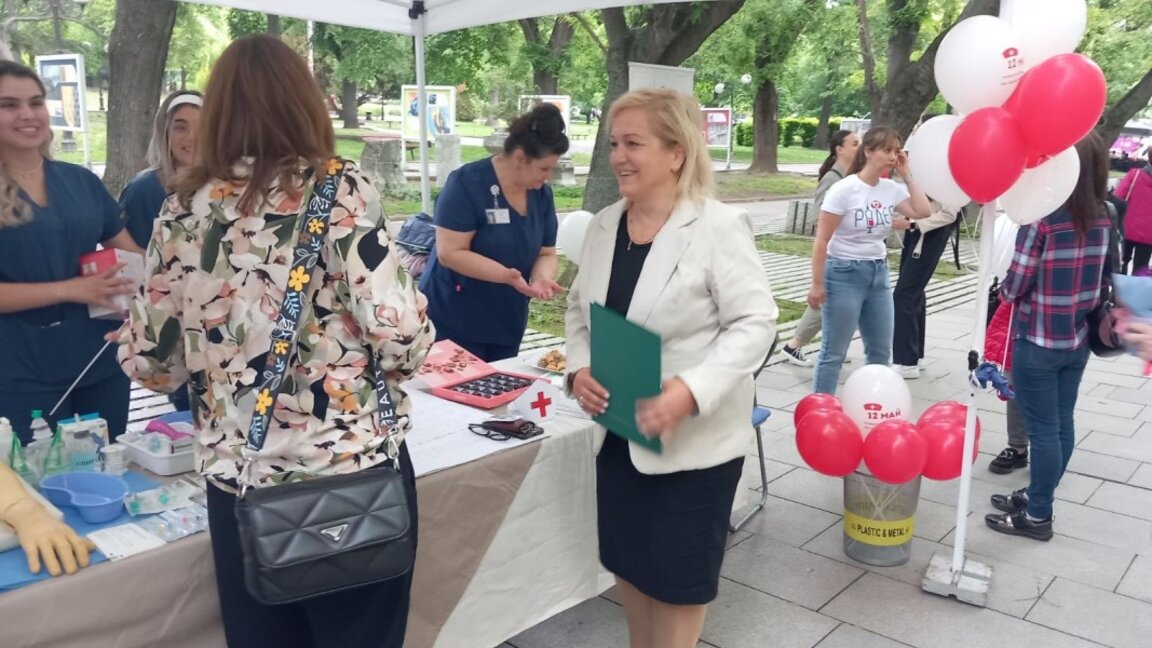 Медицинските сестри настояват професията да бъде обявена за защитена
