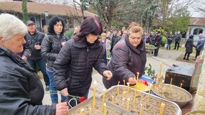 Стотици се прощават с отец Боян Саръев в Кърджали