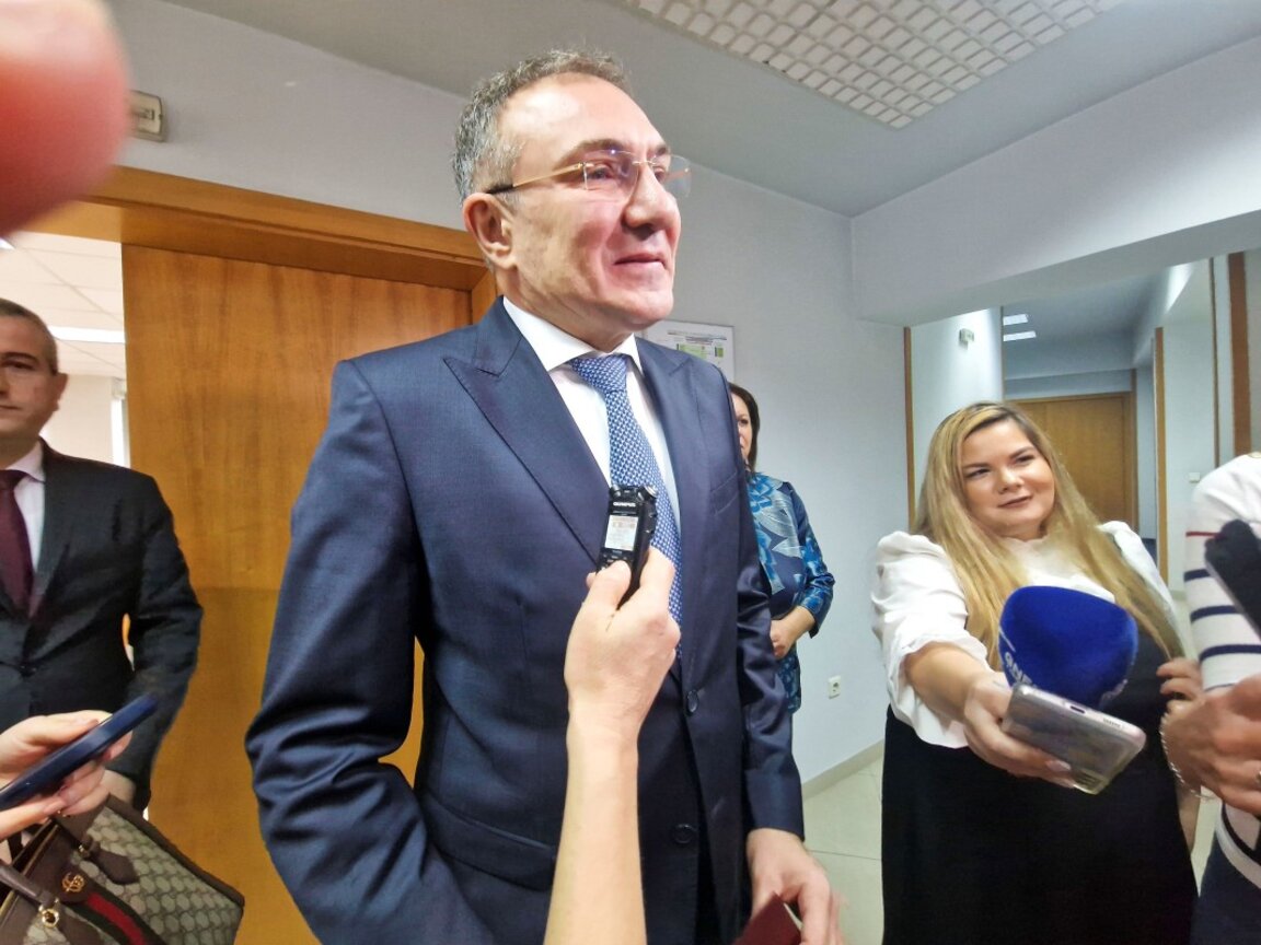 Министърът на труда и социалната политика Борислав Гуцанов