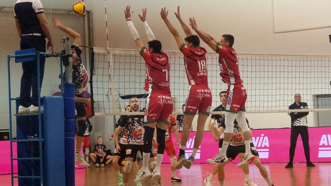 ВК Нефтохимик изравни серията с Локомотив