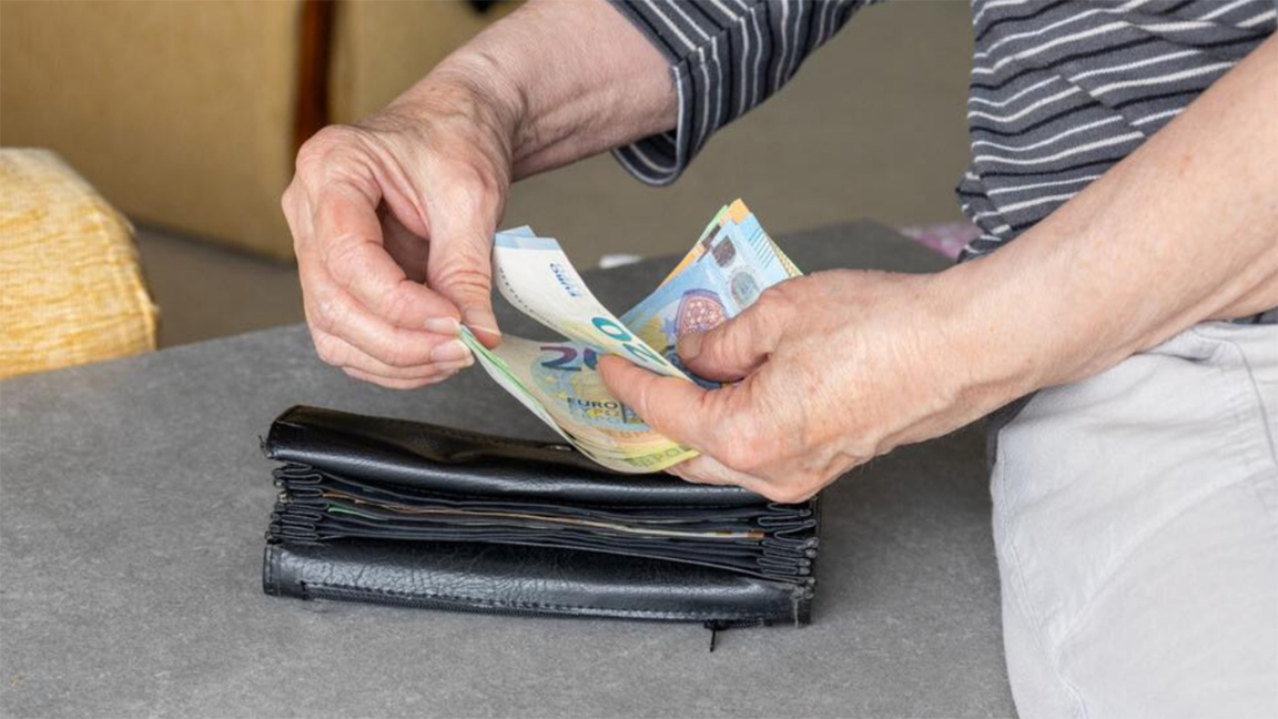 Emekli maaşları resmi tatillerden önce ödenecek