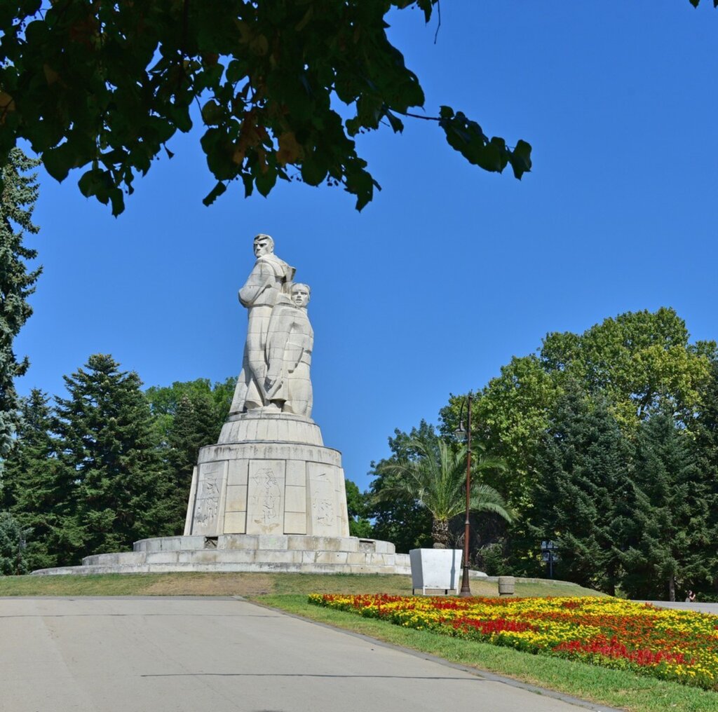 Пантеон в Морском саду