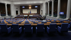 Парламентът обсъжда отпадането на продуктовите такси за автомобилите