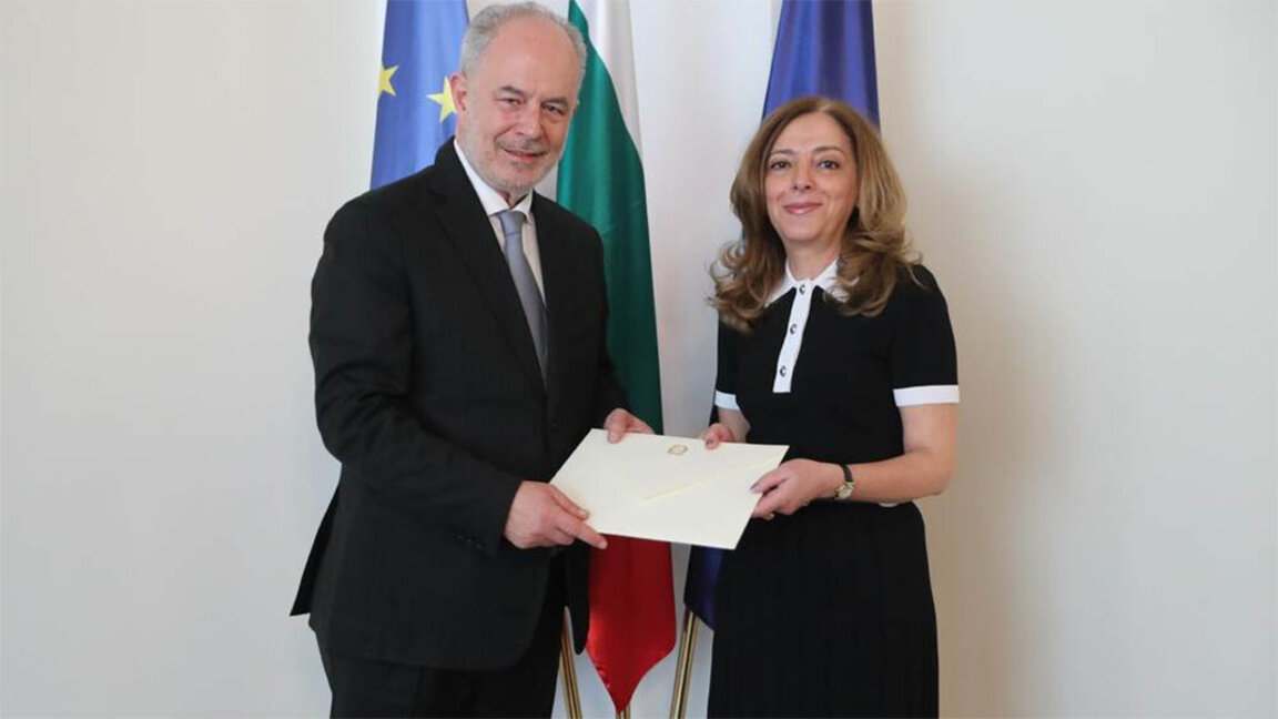 The new ambassador of Italy has presented his credentials.