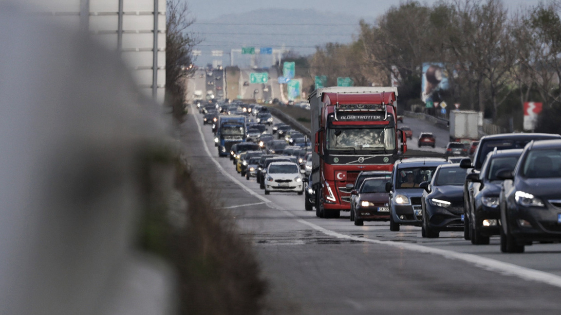 Tráfico intenso en las carreteras debido a las fiestas