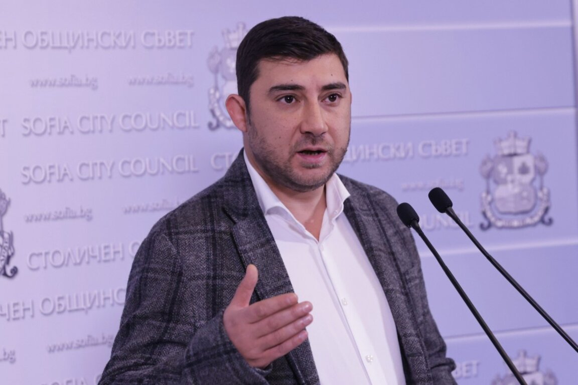 Пресконференция на общинският съветник от ВМРО Карлос Контрера преди заседанието на СОС - 14 ноември 2024 г.