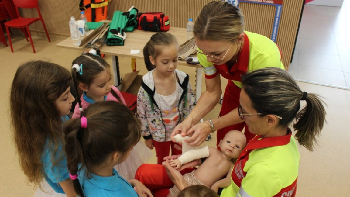 Ученици от 86 паралелки в Бургас ще бъдат обучени по първа долекарска помощ 