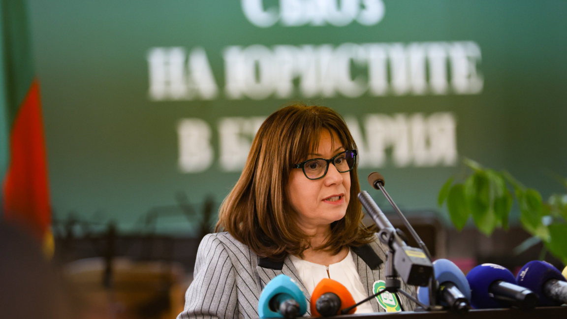 Омбудсманът Велислава Делчева на тържественото събрание по случай Деня на конституцията и юриста в салона на Съюза на юристите в България