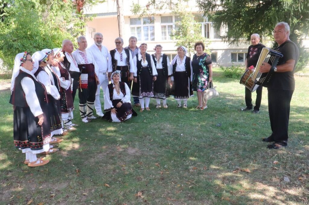 Los hartsoy de Bulgaria se reúnen en una fiesta popular en el pueblo de Katselovo