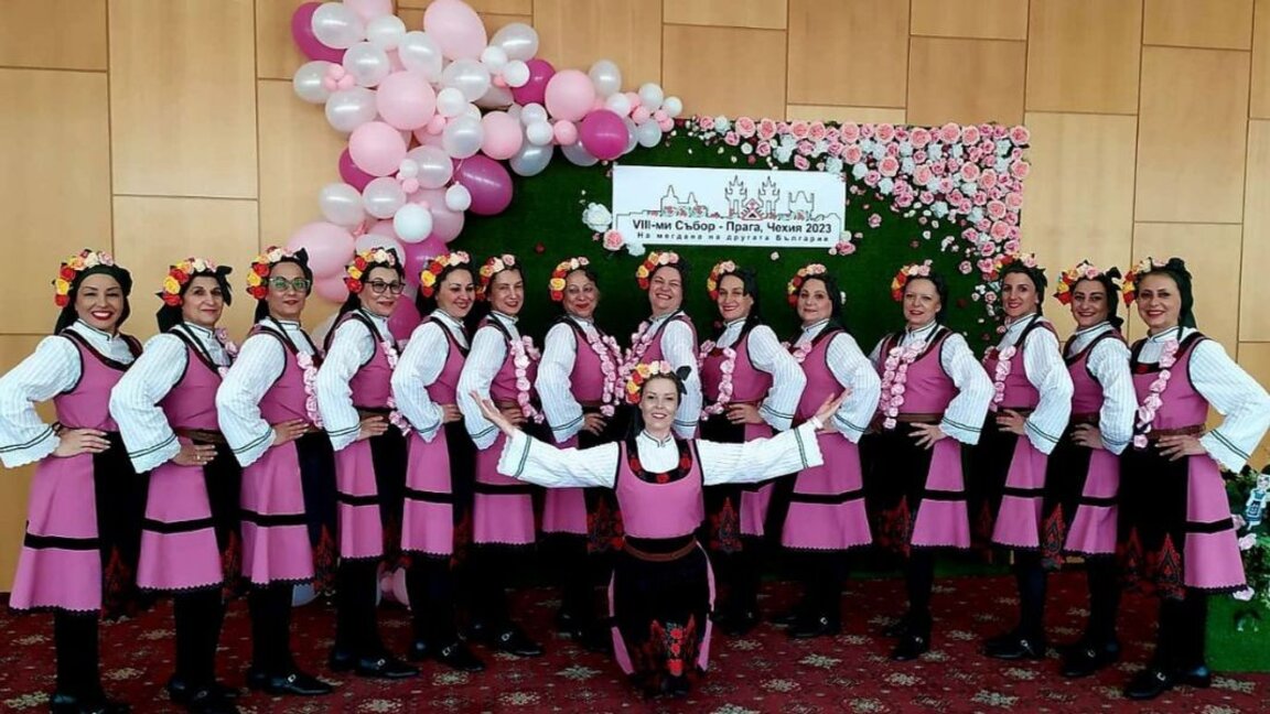 Pentru bulgarii din Atena, dansul popular face cea mai puternică legătură cu țara natală