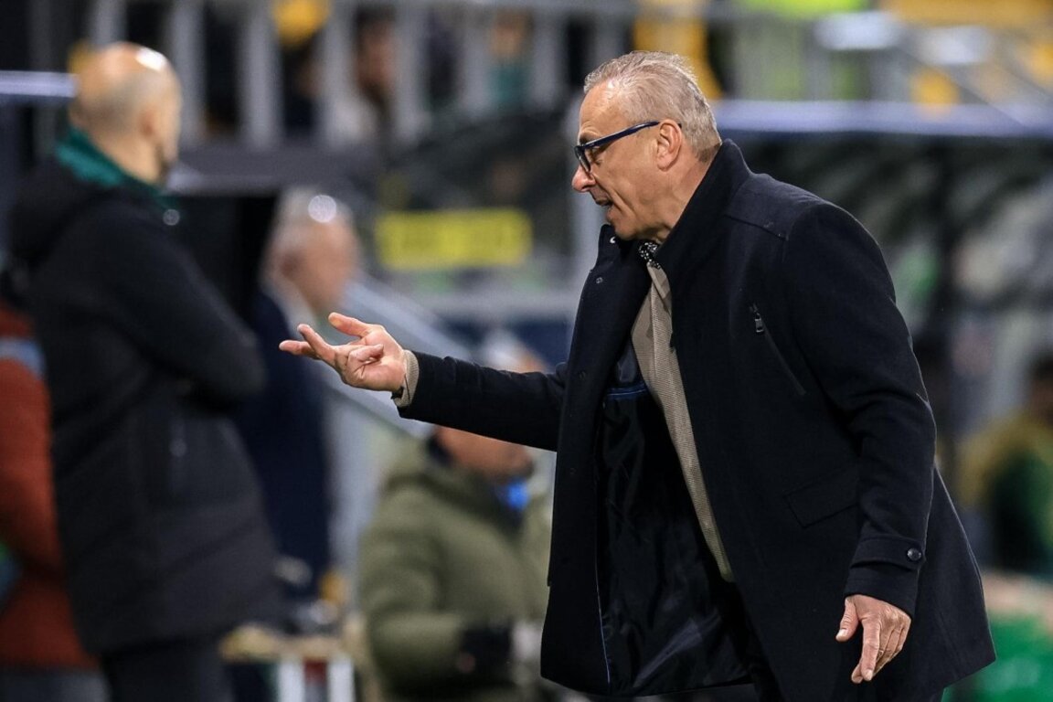 Илиан Илиев си намалил заплатата, очаква решението на БФС