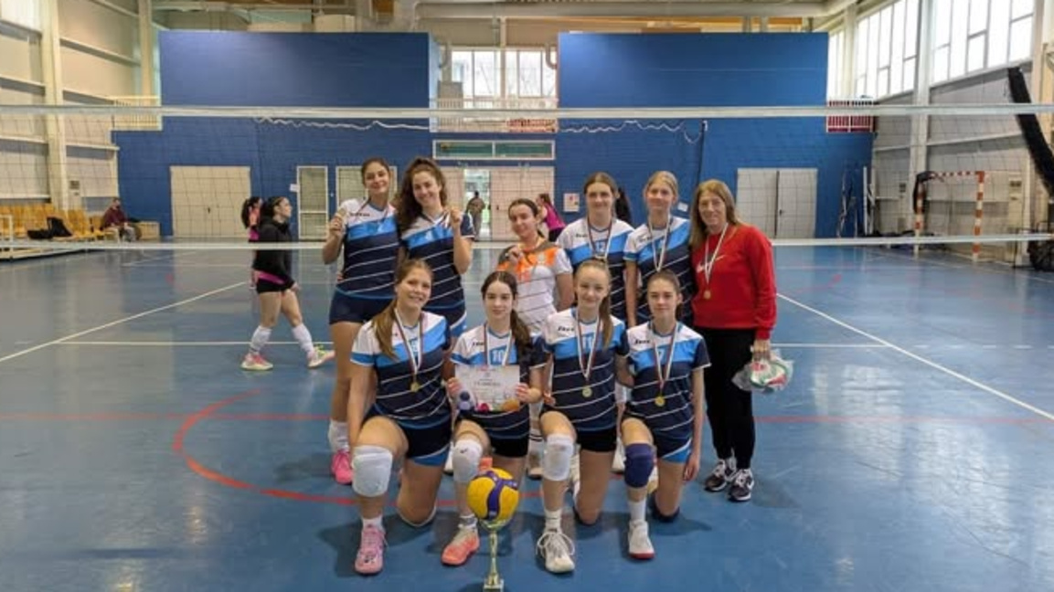 Първа езикова гимназия взе златото 