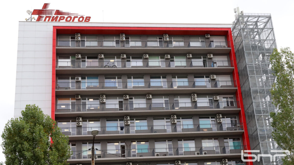 Протест иска оставката на директора на "Пирогов"