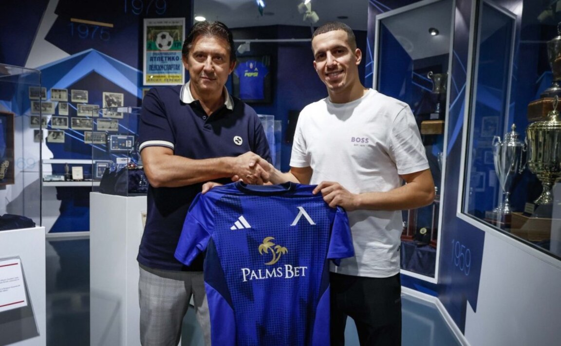 Левски картотекира алжиреца Акрам Бурас