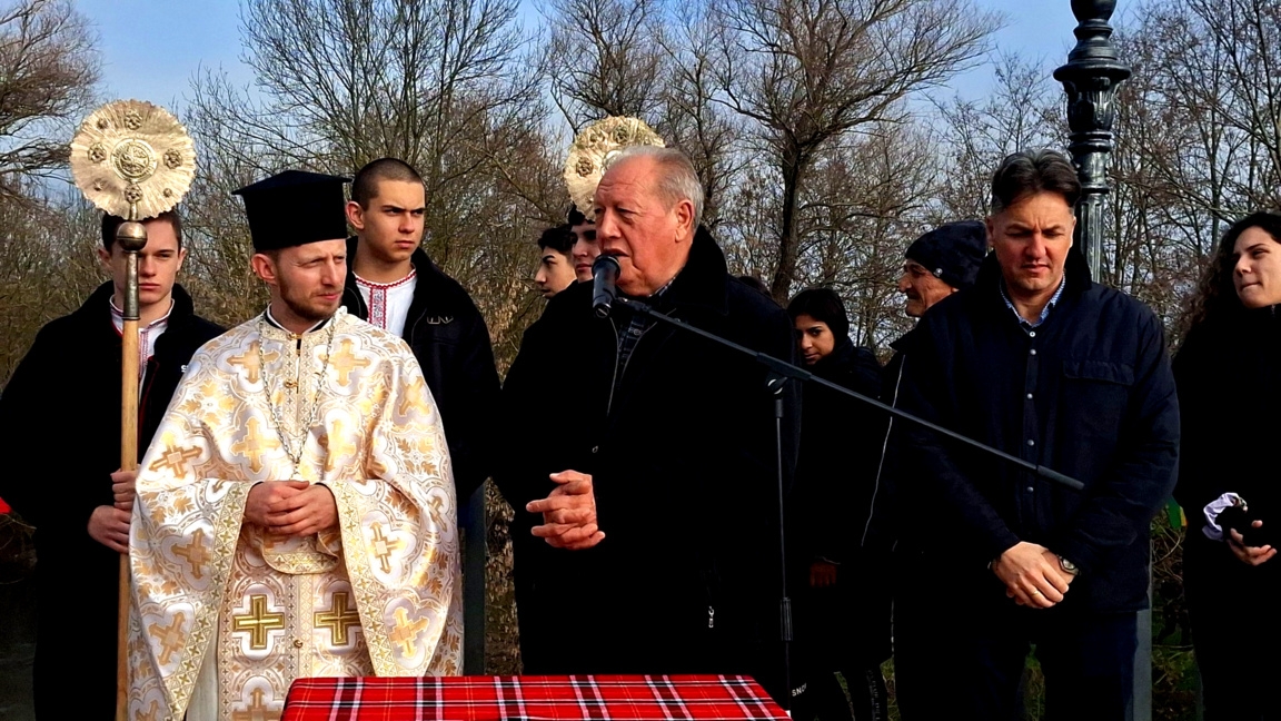 В Болярово на Йордановден спасяват Светия кръст в река Поповска
