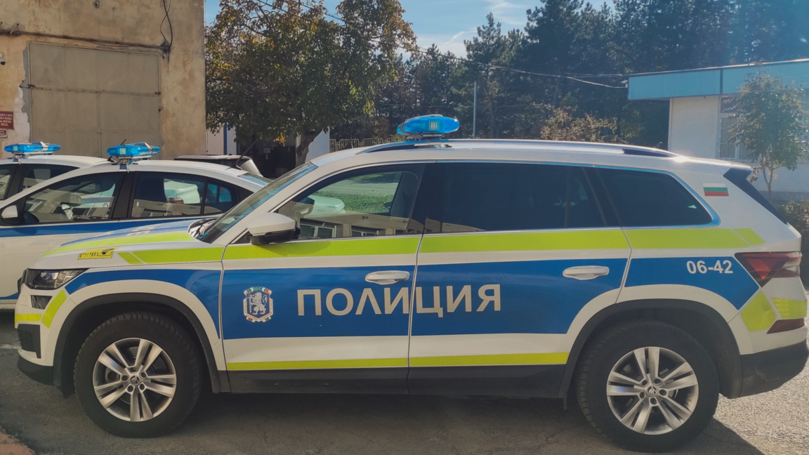 Шофьор удари автобус с работници за АЕЦ "Козлодуй" и избяга