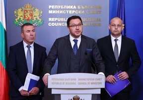 Митов: Практиката за купуване на икони е стартирана по времето на кабинета "Петков"