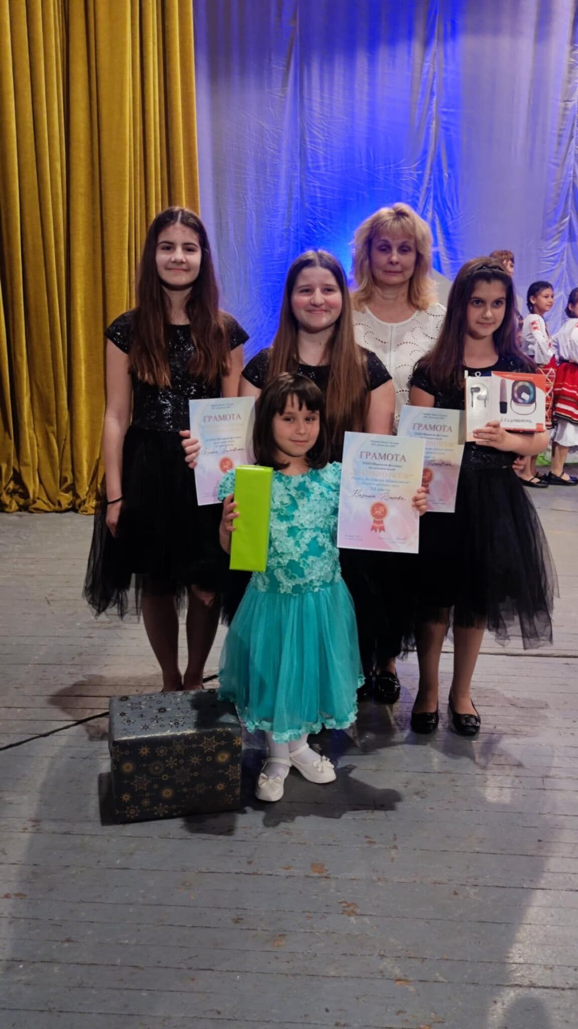 Поредни награди за вокална група "Детски свят" Мездра